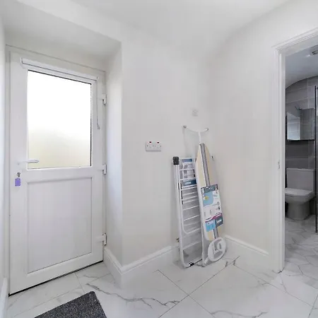 Glenside 'sleeping 4 Guests' *