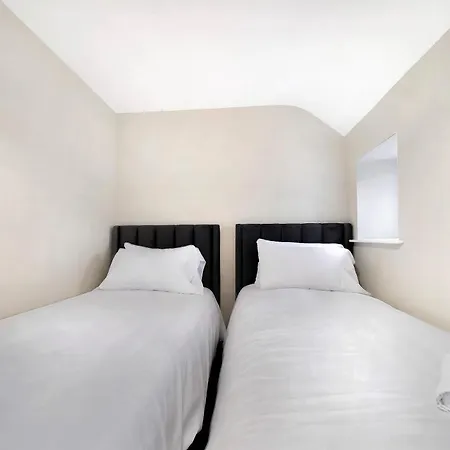 Glenside 'sleeping 4 Guests' Villa *