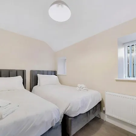 Glenside 'sleeping 4 Guests' Villa *