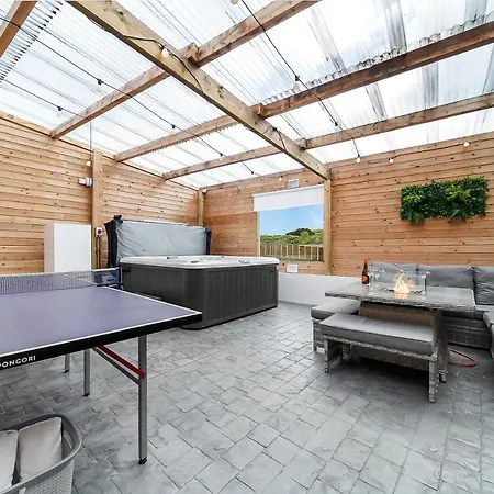 Glenside 'sleeping 4 Guests' Villa