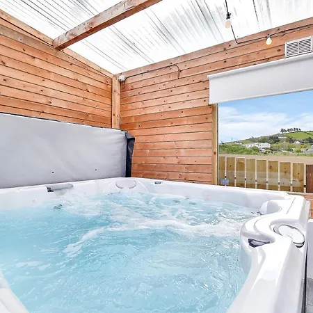 Glenside 'sleeping 4 Guests' Villa