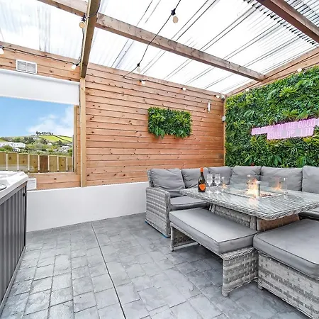 Glenside 'sleeping 4 Guests' Villa