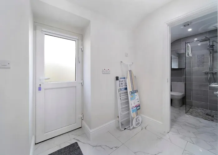 Glenside 'sleeping 4 Guests' *