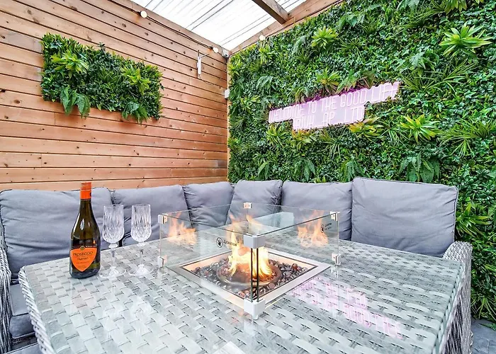 Glenside 'sleeping 4 Guests' *