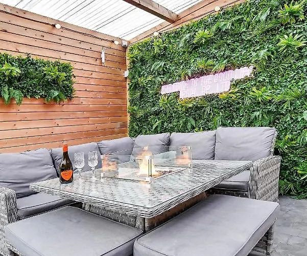 Glenside 'sleeping 4 Guests' *